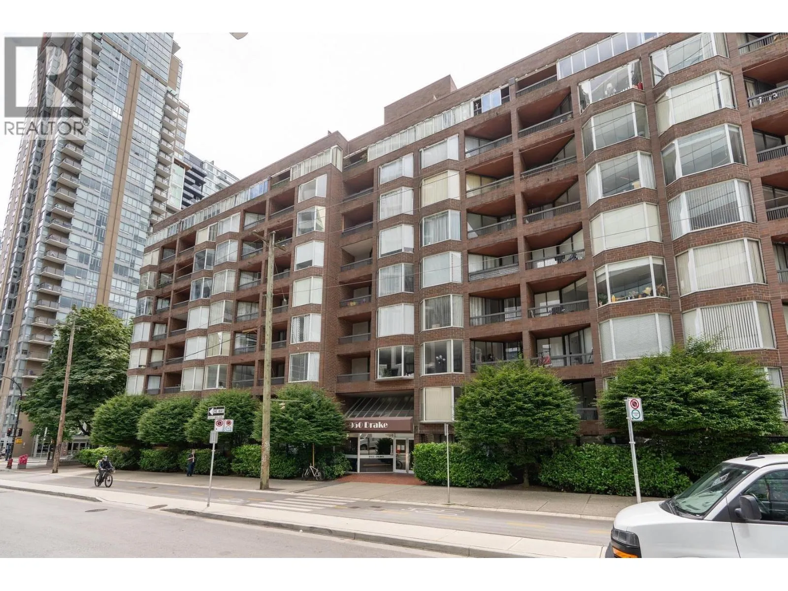 Apartment for rent: 707 950 Drake Street, Vancouver, British Columbia V6Z 2B9