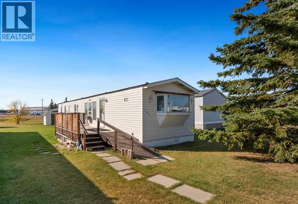 Manufactured Home for rent: 707 Highfield Drive, Carstairs, Alberta T0M 0N0