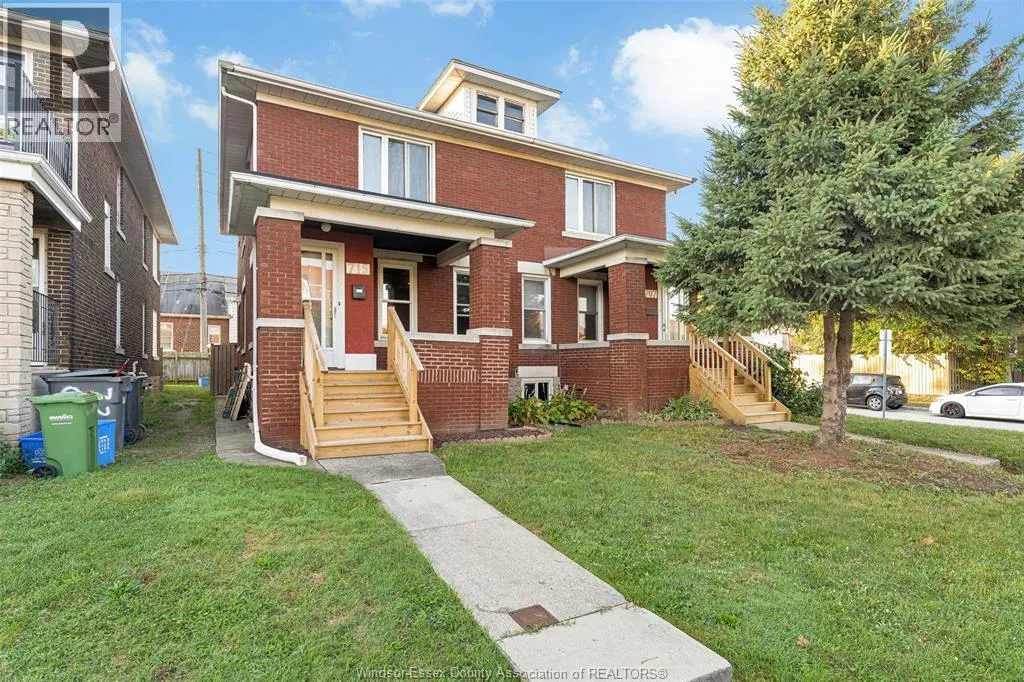 Duplex for rent: 707-715 Giles Boulevard East, Windsor, Ontario N9A 4E5