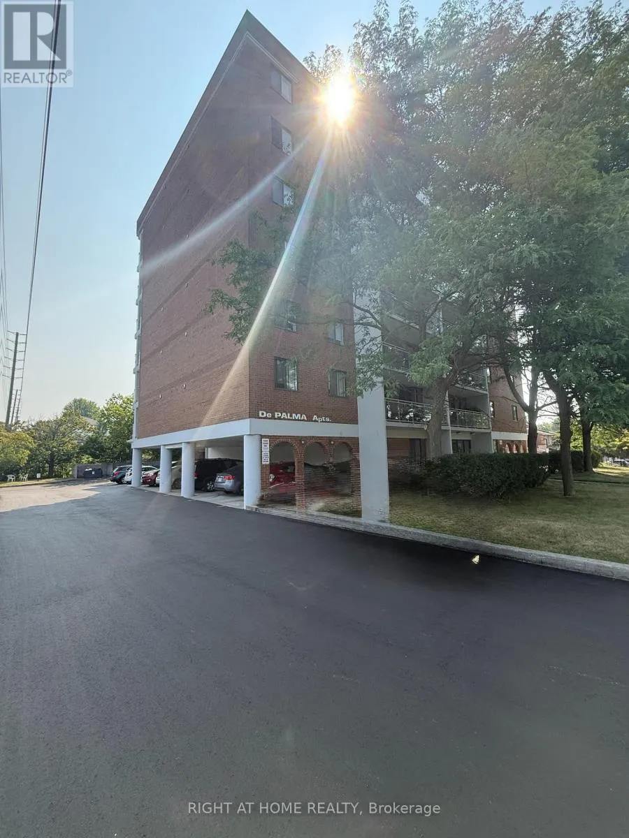Other for rent: 708 - 855 Wilson Road N, Oshawa, Ontario L1G 7W6