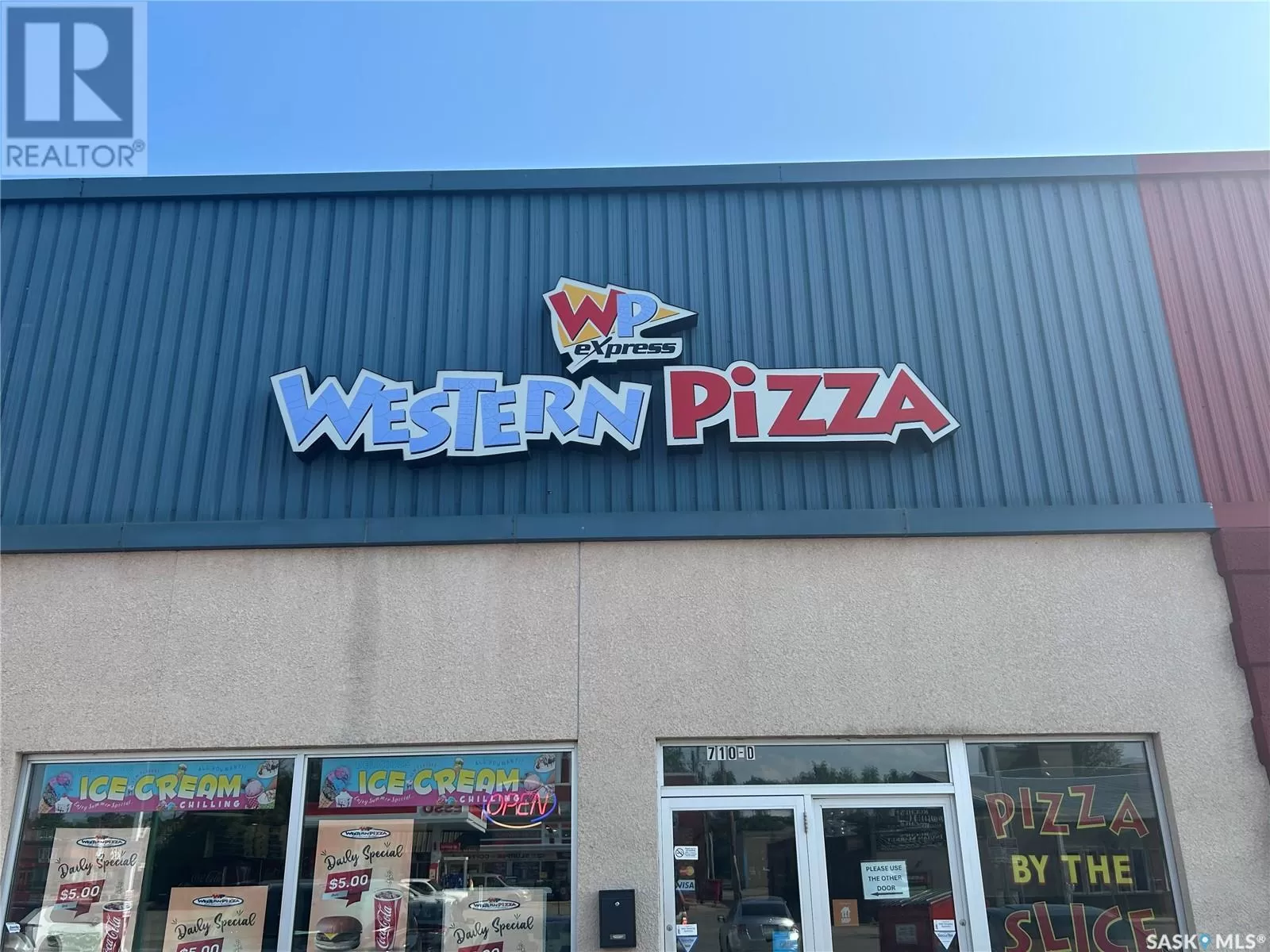 Retail for rent: 708 Main Street N, Moose Jaw, Saskatchewan S6H 2G1