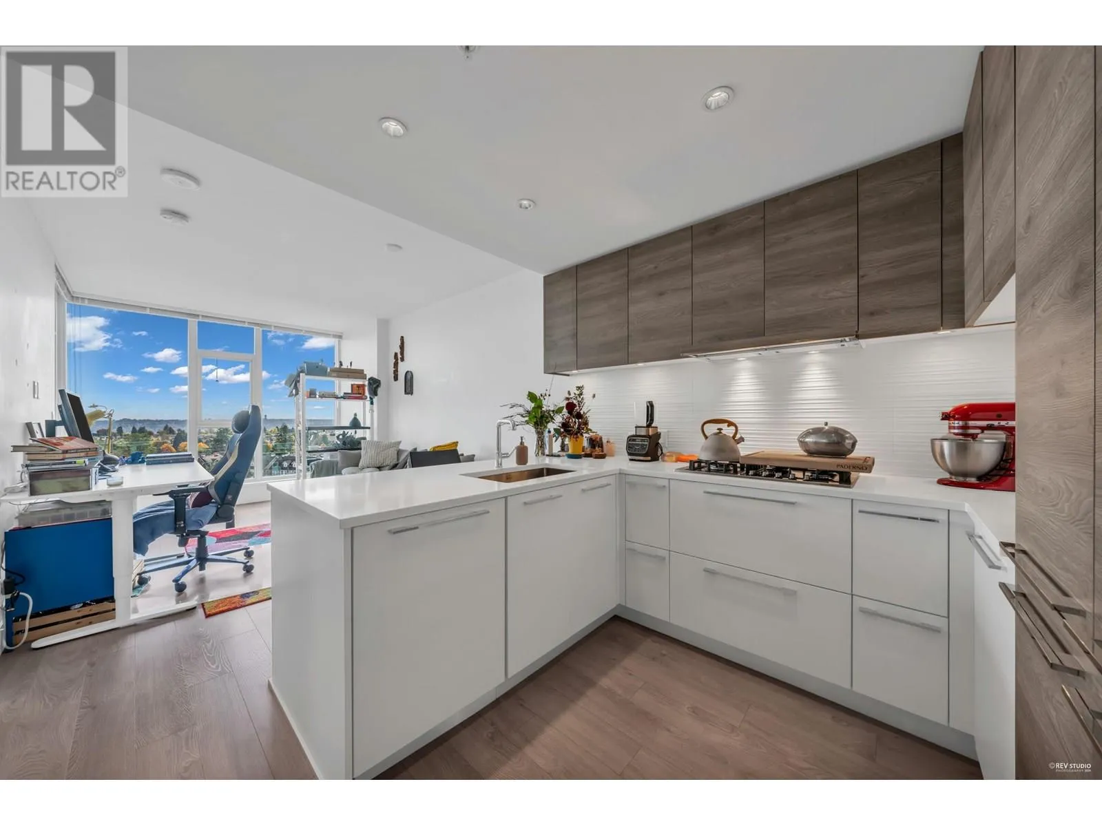 Apartment for rent: 709 7303 Noble Lane, Burnaby, British Columbia V3N 0H2