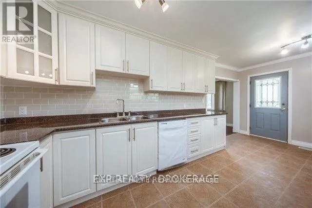 House for rent: 709 Gilbert Street W, Whitby, Ontario L1N 1S1