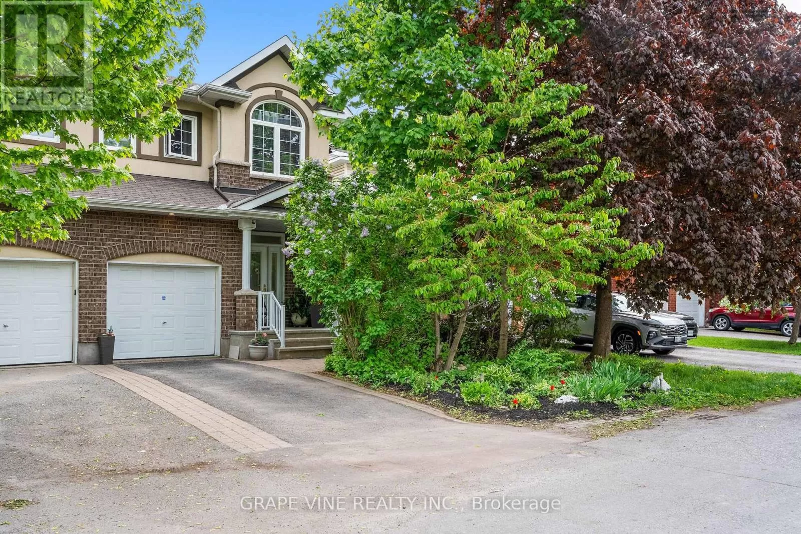 House for rent: 709 Melbourne Avenue, Ottawa, Ontario K2A 1X4