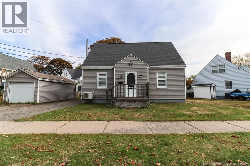 House for rent: 709 Sand Cove Road, Saint John, New Brunswick E2M 3E2