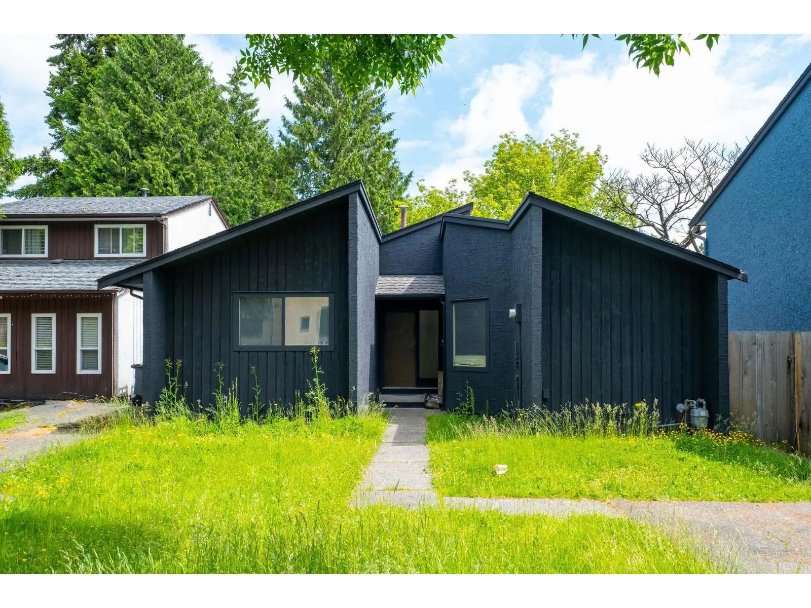 House for rent: 7092 129a Street, Surrey, British Columbia V3W 6T3