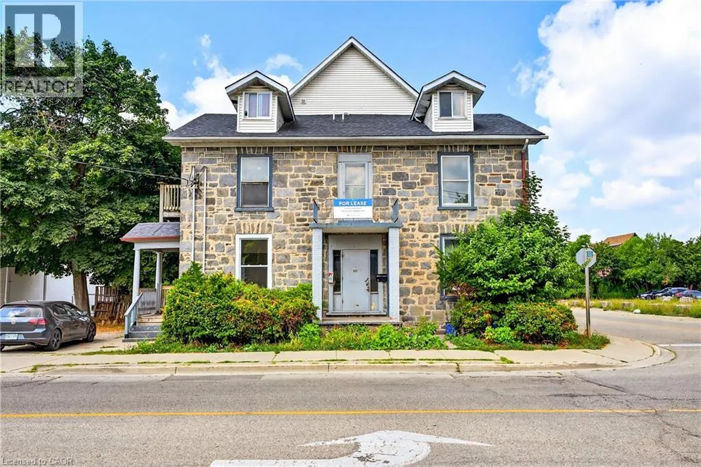 House for rent: 70a Ainslie Street S, Cambridge, Ontario N1R 3K5