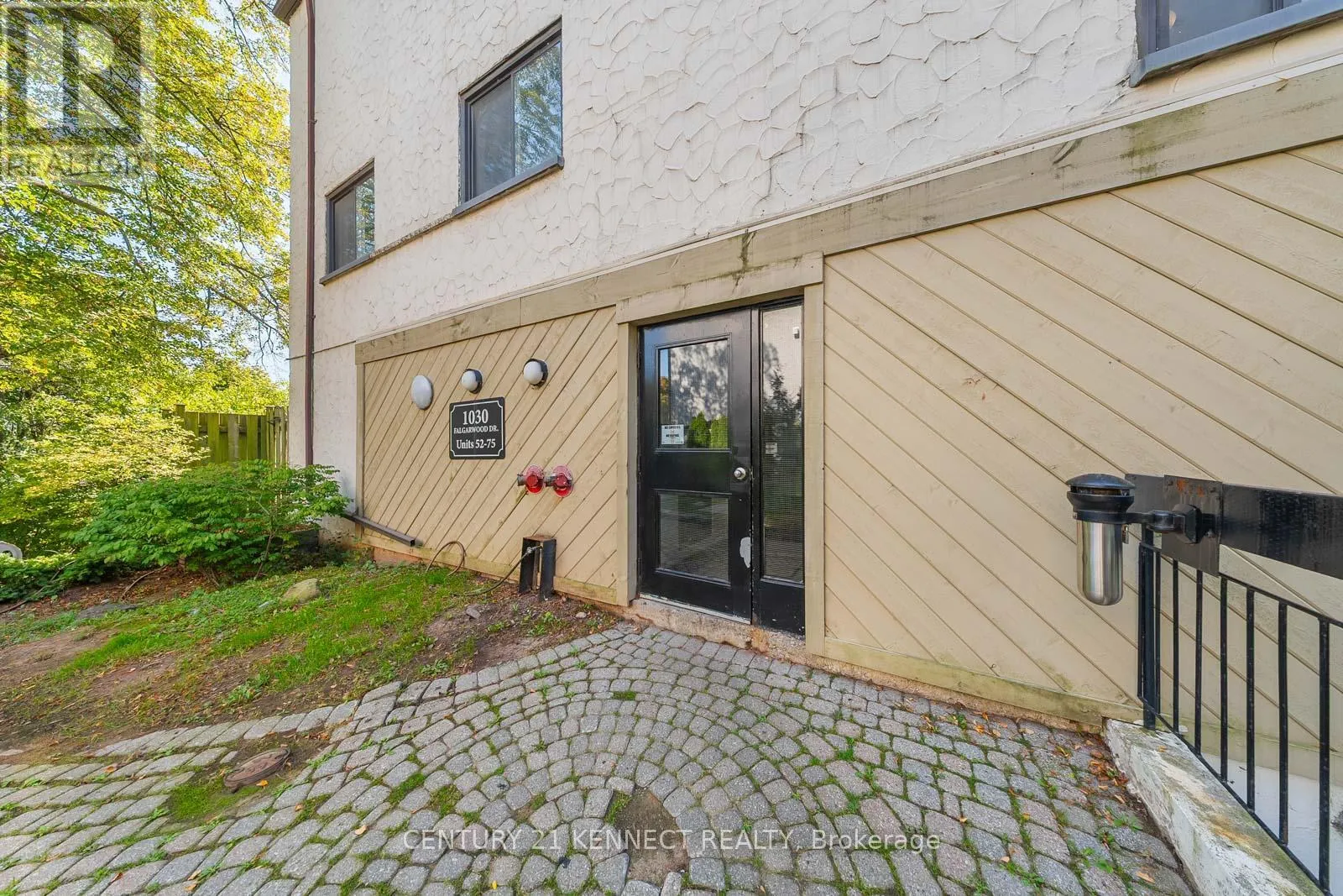 Row / Townhouse for rent: 71 - 1030 Falgarwood Drive, Oakville, Ontario L6H 2P5