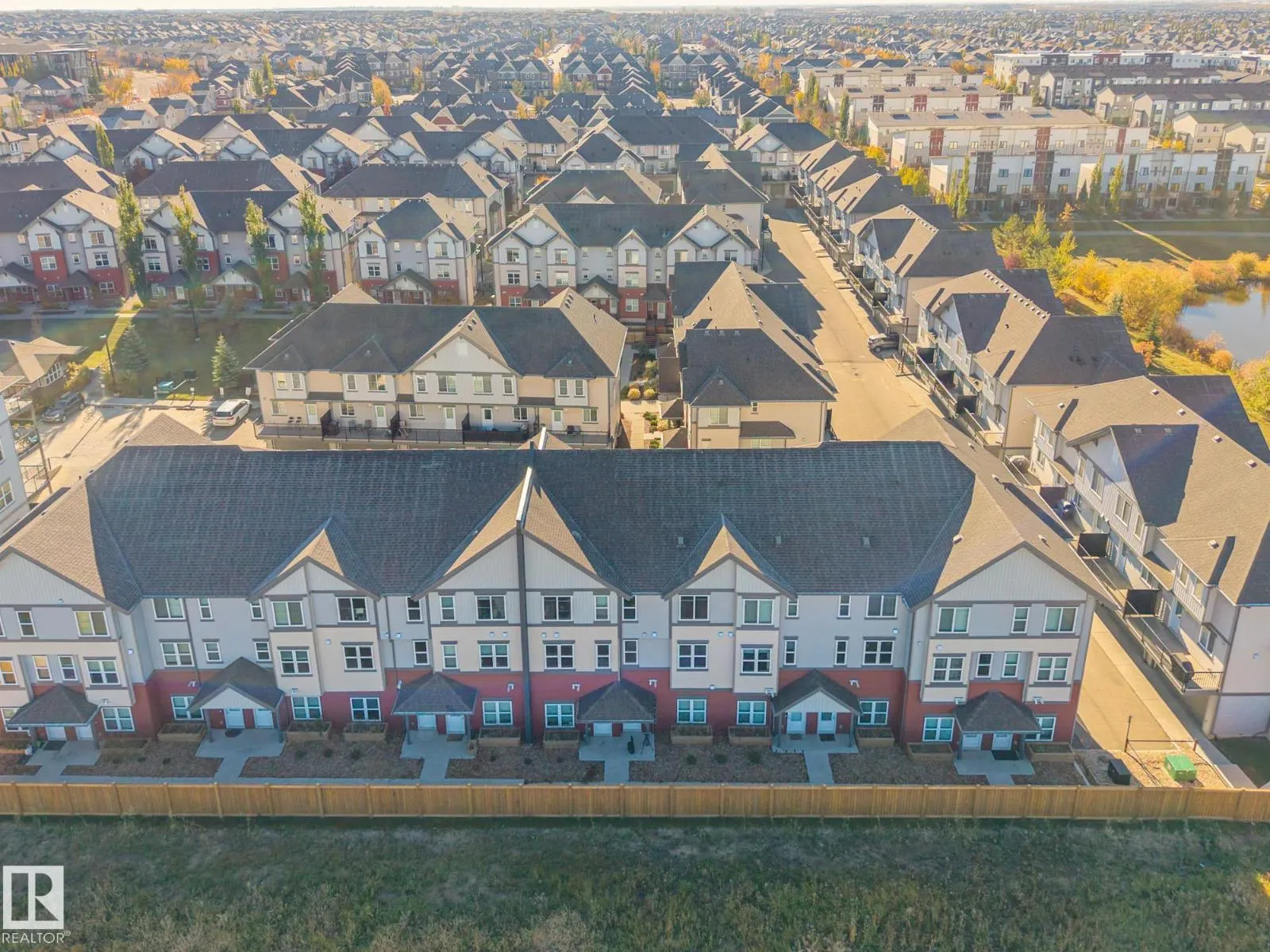 Row / Townhouse for rent: #71 655 Watt Bv Sw, Edmonton, Alberta T6X 0Y2