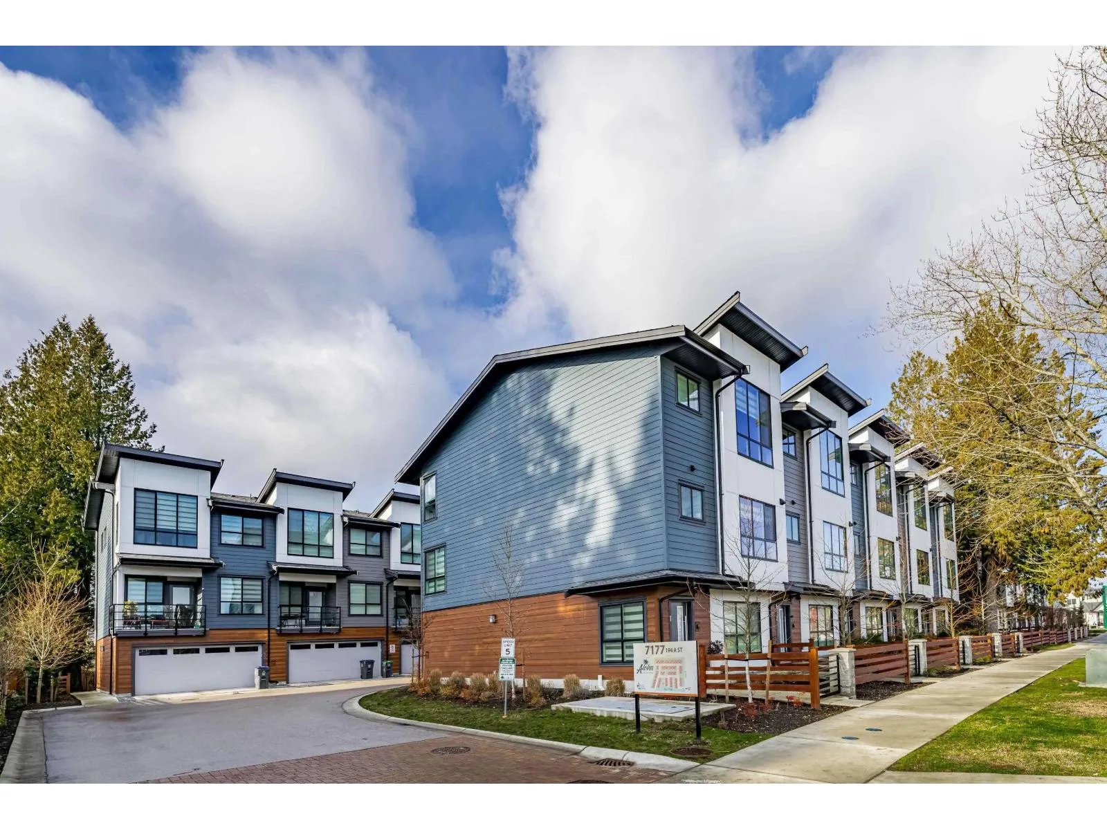 Row / Townhouse for rent: 71 7177 194a Street, Surrey, British Columbia V4N 6V6