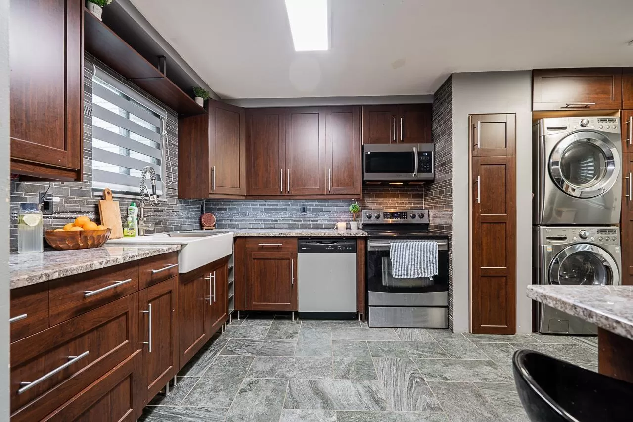 Row / Townhouse for rent: 71 8555 King George Boulevard, Surrey, British Columbia V3W 5C3