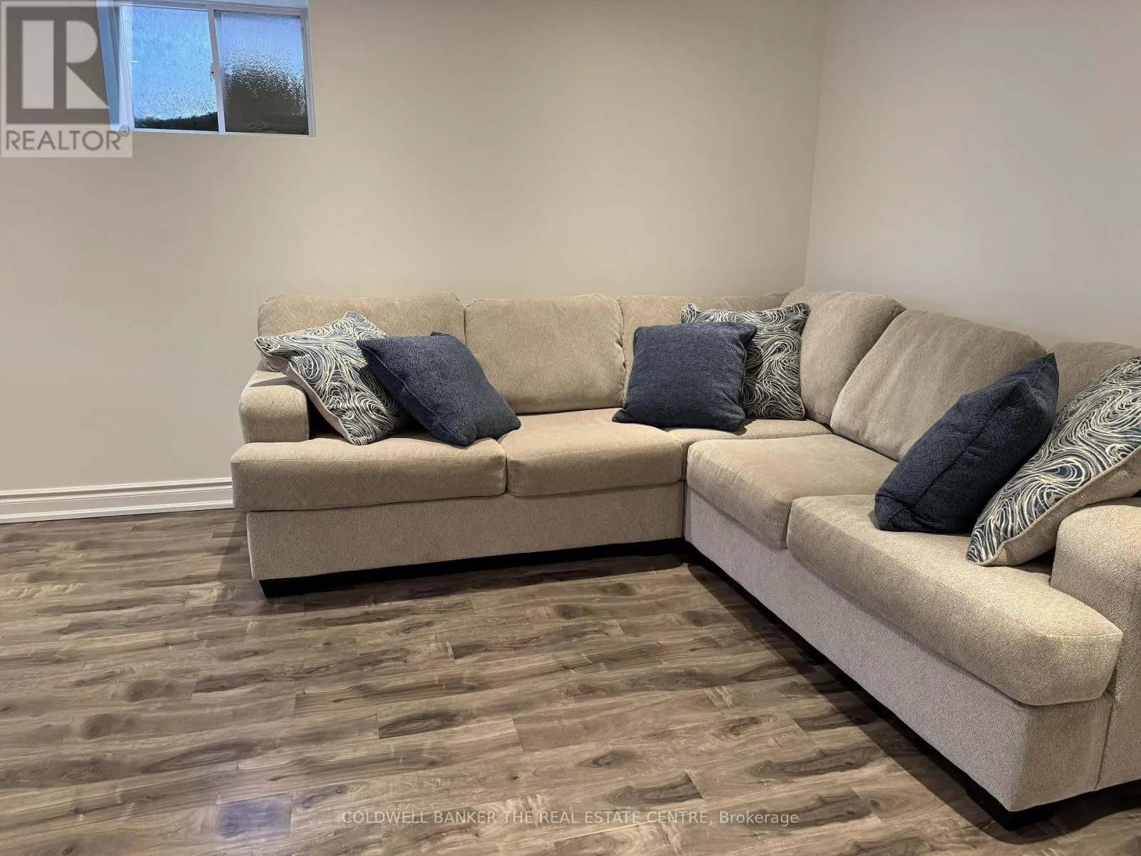 House for rent: 71 Golf Links Drive, Aurora, Ontario L4G 3V4