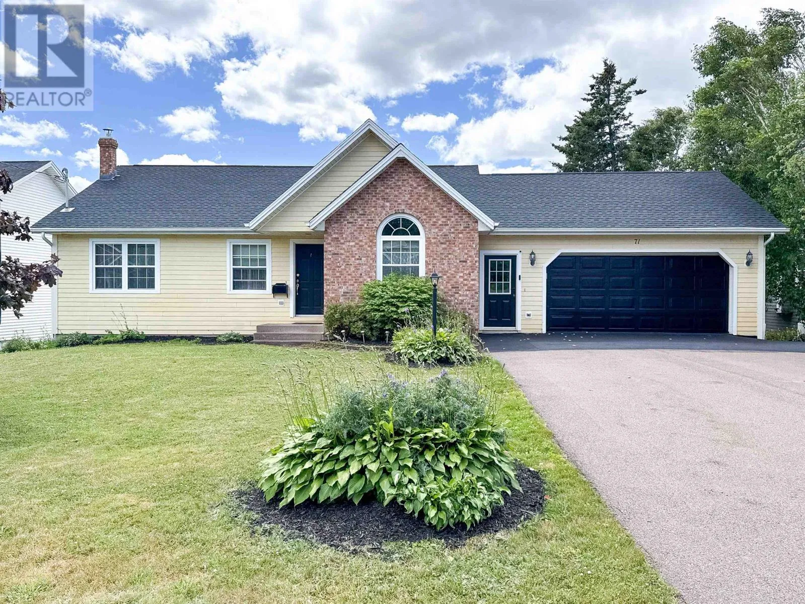 House for rent: 71 Parricus Mead Drive, Charlottetown, Prince Edward Island C1E 2H3