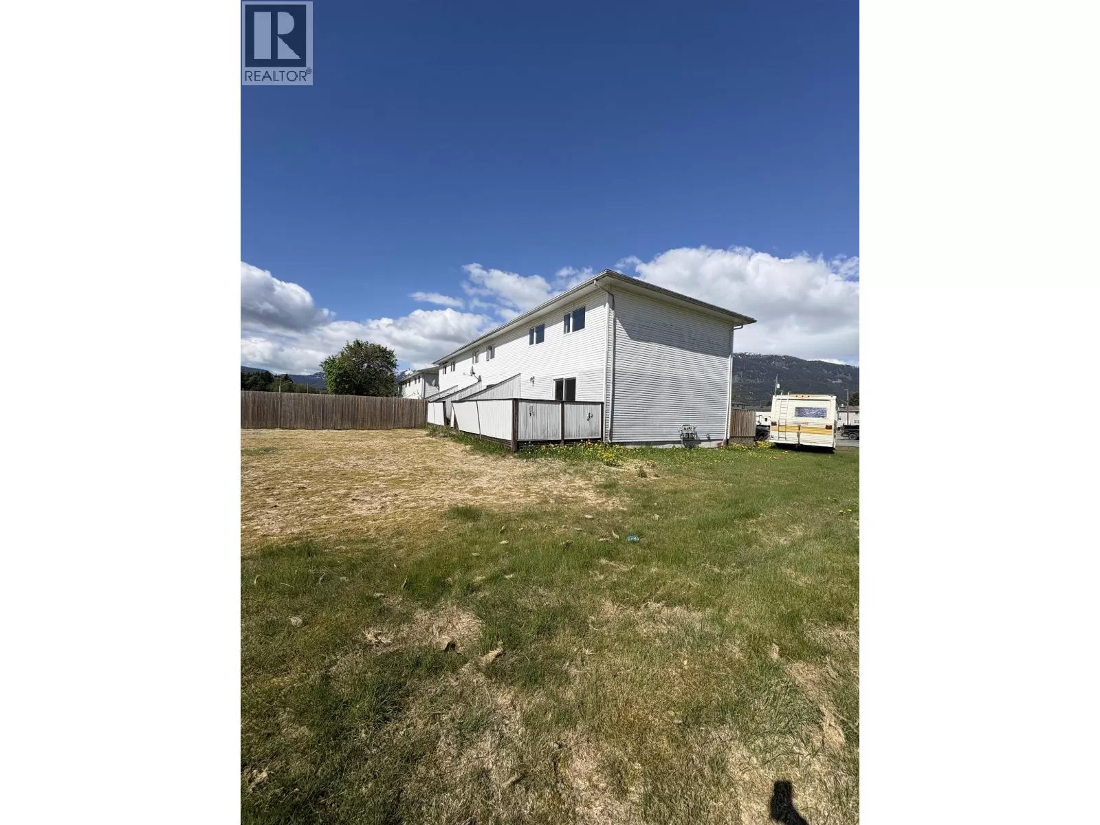 Row / Townhouse for rent: 71 Wedeene Street, Kitimat, British Columbia V8C 1W3