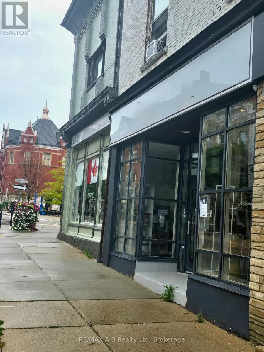 71 Wellington Street, Stratford, Ontario N5A 2L3