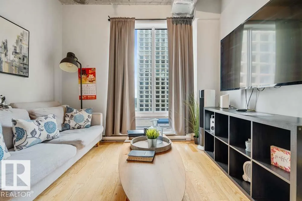 Apartment for rent: #710 10024 Jasper Av Nw, Edmonton, Alberta T5J 1R9