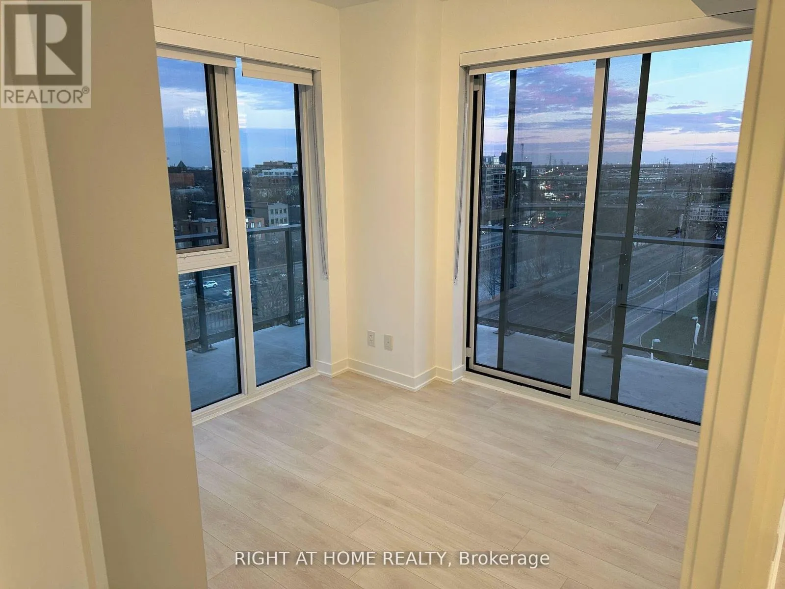 Apartment for rent: 710 - 5 Defries Street S, Toronto, Ontario M5A 0W7