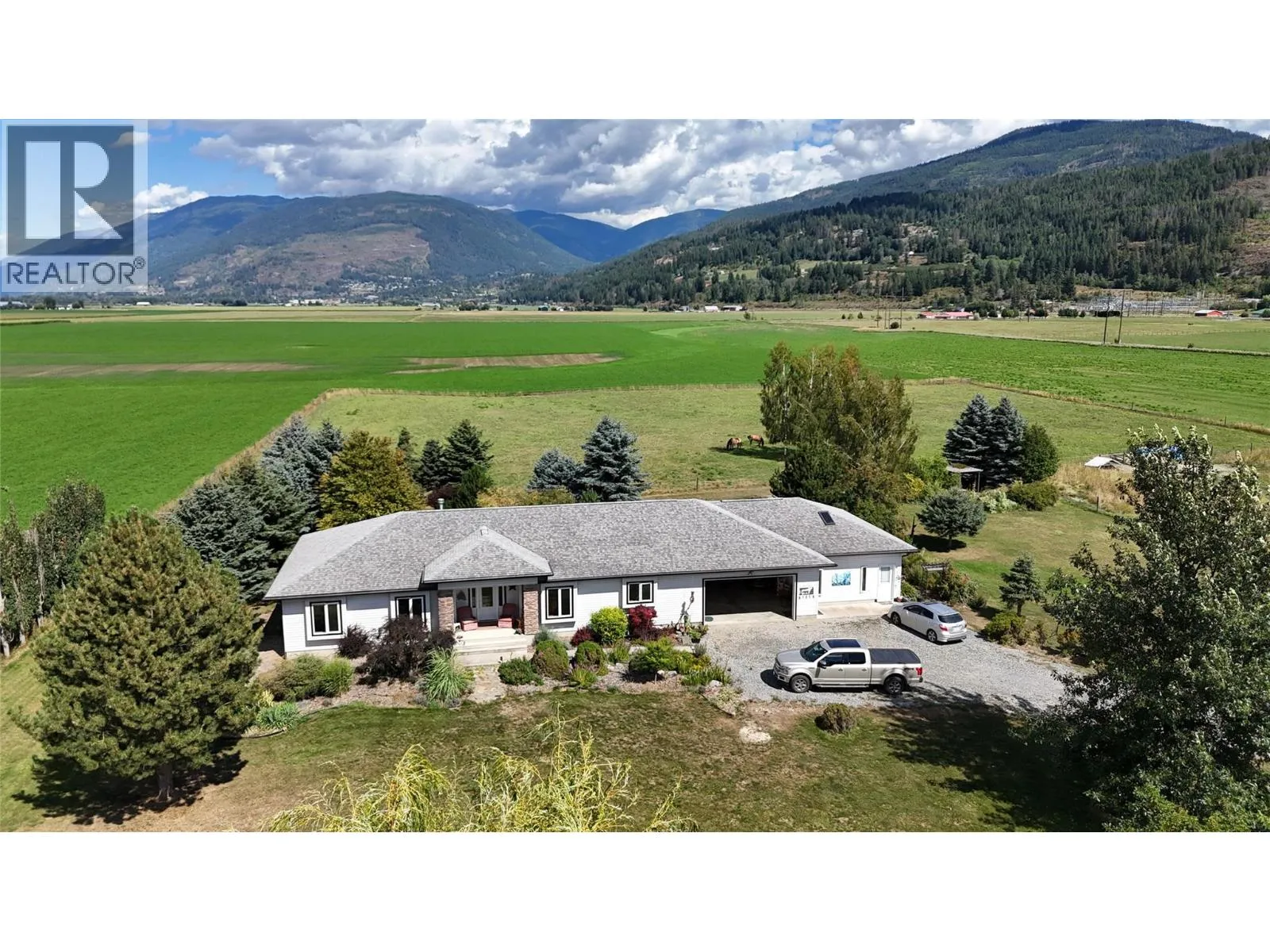 House for rent: 710 Indian Road, Creston, British Columbia V0B 1G8