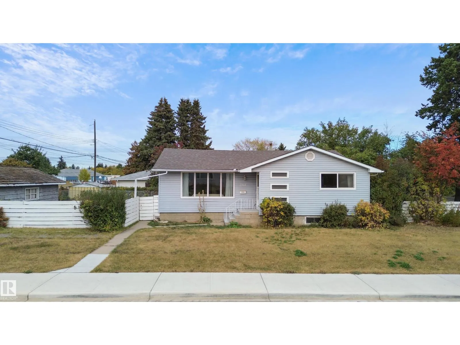 House for rent: 7104 95 Av Nw, Edmonton, Alberta T6B 1B2