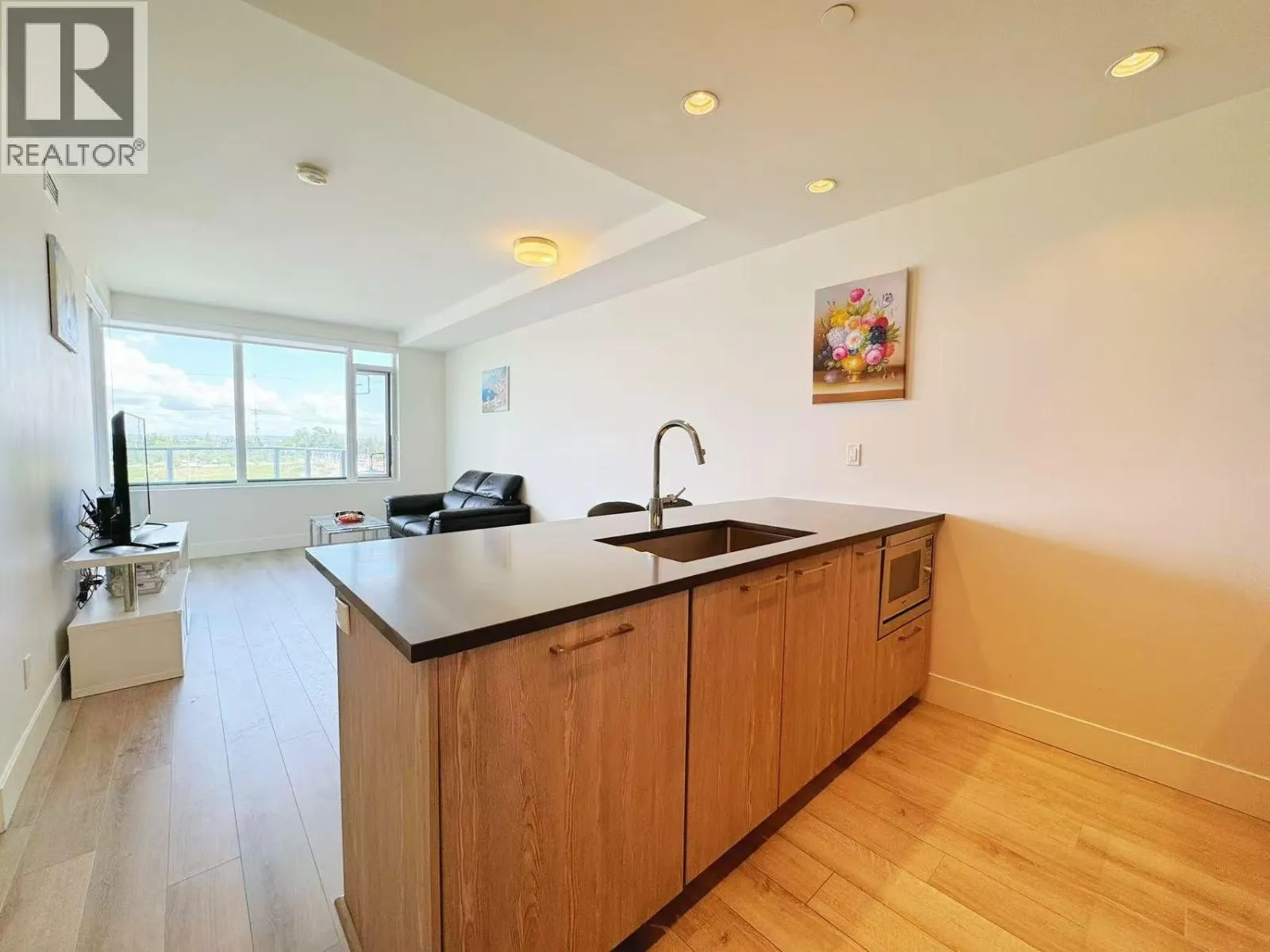 Apartment for rent: 711 10788 No. 5 Road, Richmond, British Columbia V6W 0B7