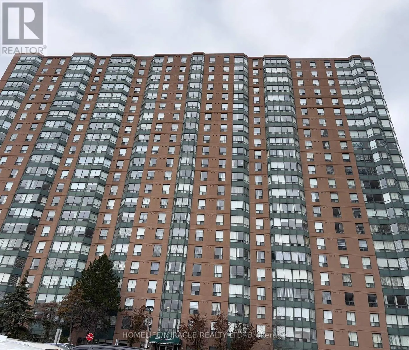 Apartment for rent: 711 - 135 Hillcrest Avenue, Mississauga, Ontario L5B 4B1