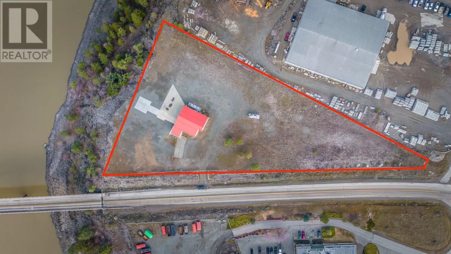 Other for rent: 711 Highway 99 N, Lillooet, British Columbia V0K 1V0