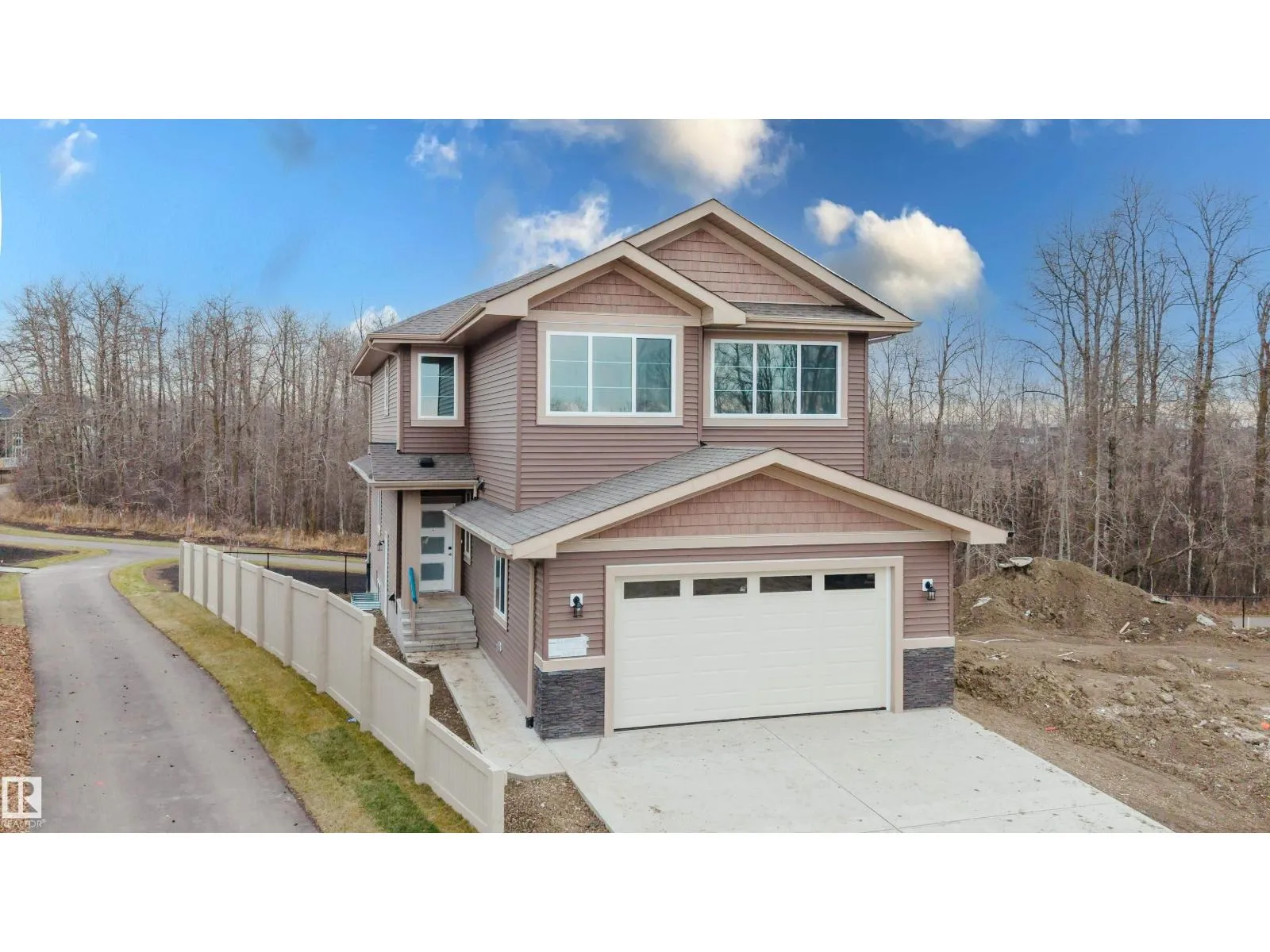 House for rent: 713 Elderberry Cl Nw, Edmonton, Alberta T6M 3J6