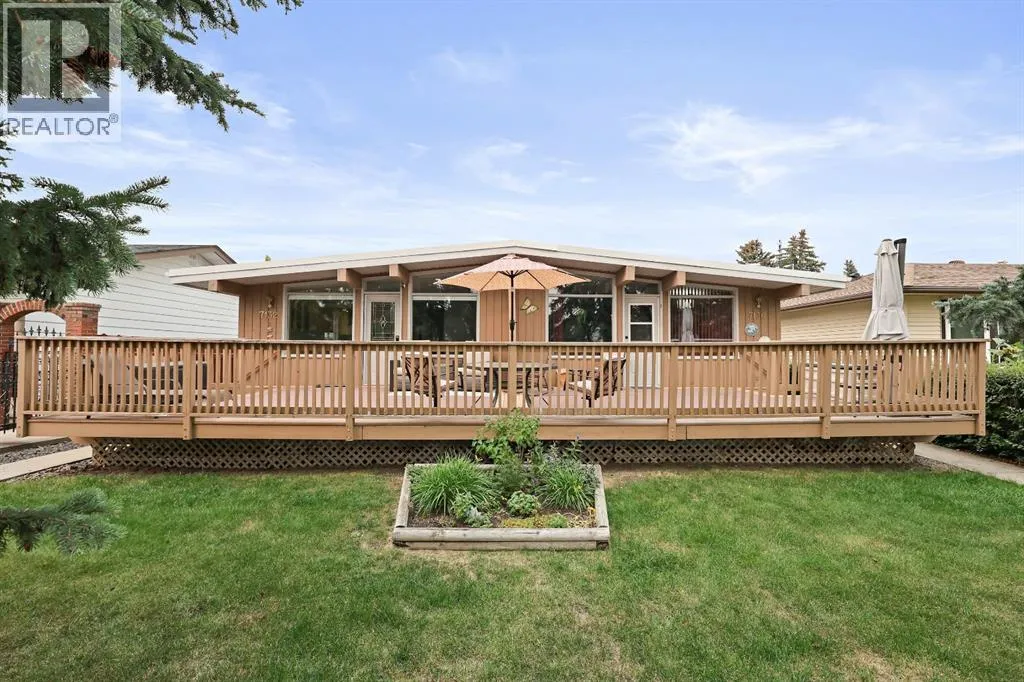 7132 & 7130 35 Avenue Nw, Calgary, Alberta T3B 1S9