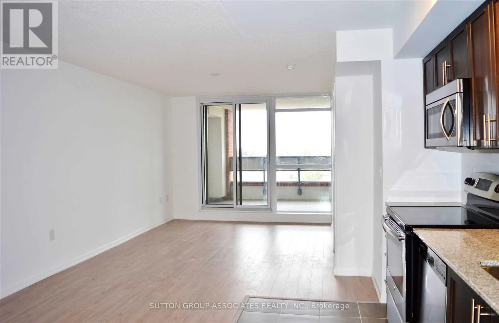 Apartment for rent: 714 - 830 Lawrence Avenue W, Toronto, Ontario M6A 1C3