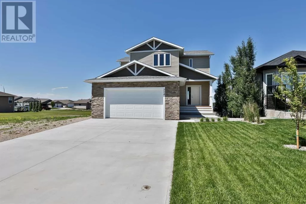 House for rent: 714 Fairways Drive, Vulcan, Alberta T0L 2B0