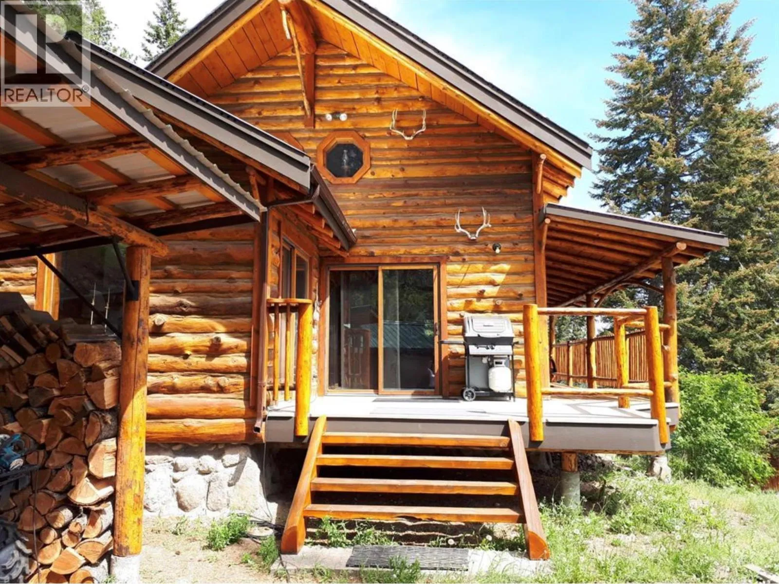 House for rent: 7142 Fintry Delta Road N, Kelowna, British Columbia V1Z 3T9