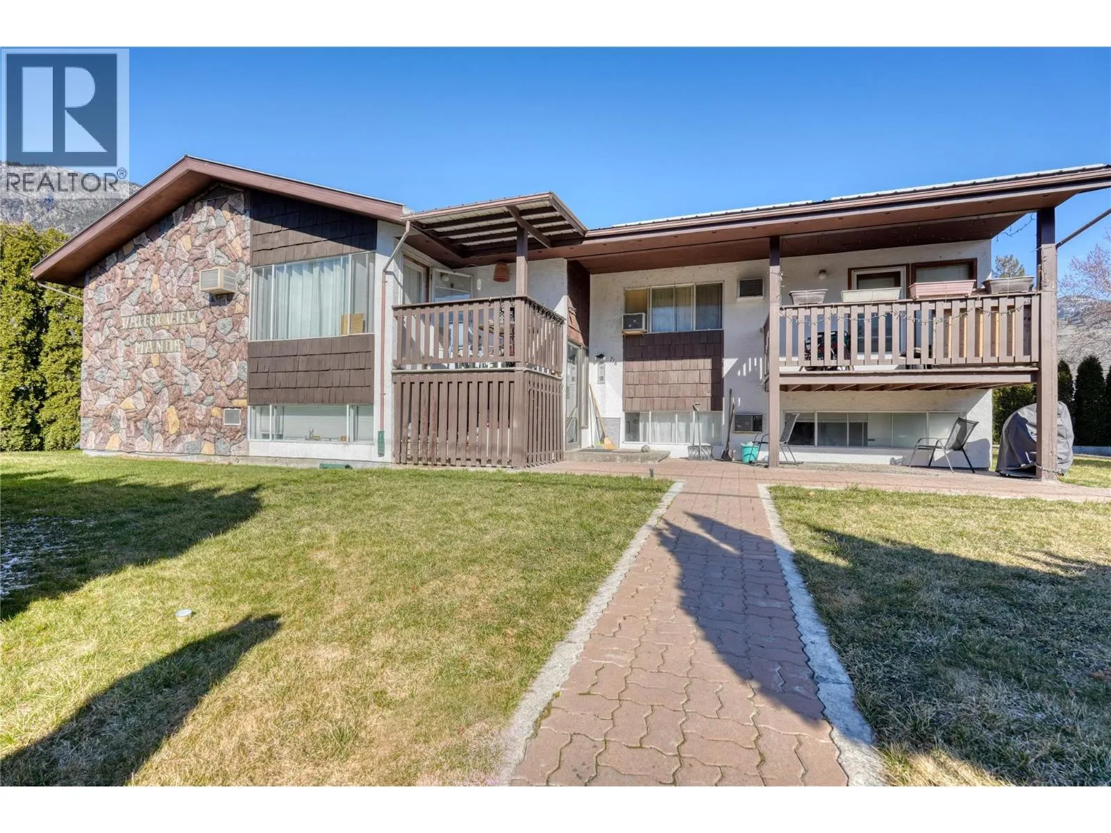 Multi-Family for rent: 716 3rd Avenue, Keremeos, British Columbia V0H 1N2