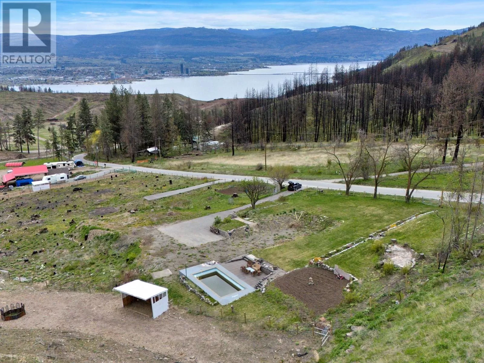 Other for rent: 716 Petterson Road, West Kelowna, British Columbia V1Z 3T6