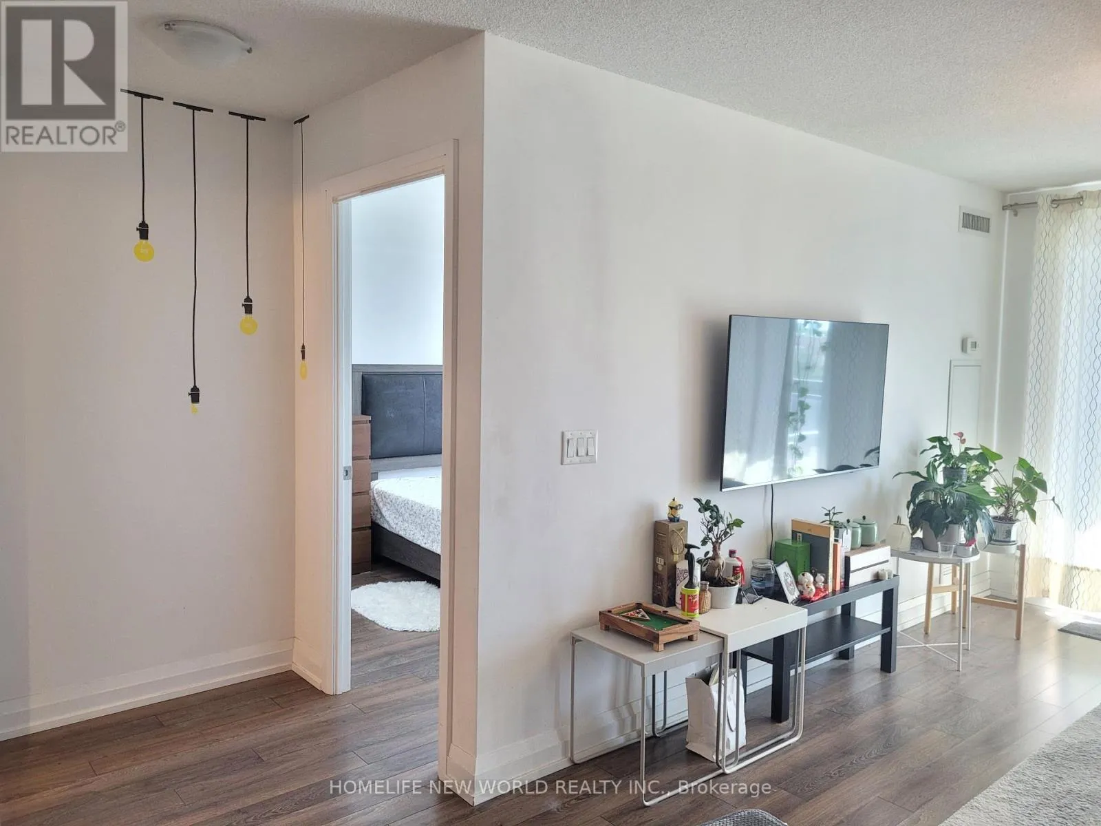 Apartment for rent: 717 - 370 Highway 7 Road E, Richmond Hill, Ontario L4B 0C4