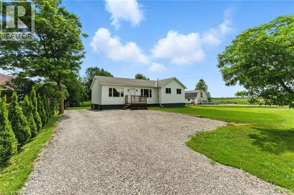 House for rent: 7185 Airport Road, Glanbrook, Ontario L0R 1W0