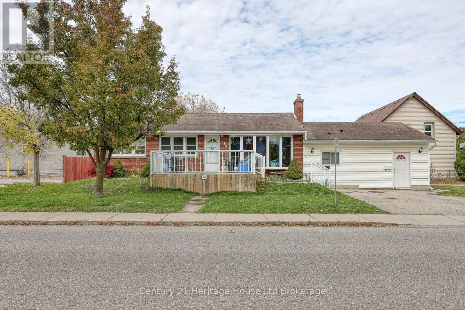 Triplex for rent: 719 Peel Street, Woodstock, Ontario N4S 1L5