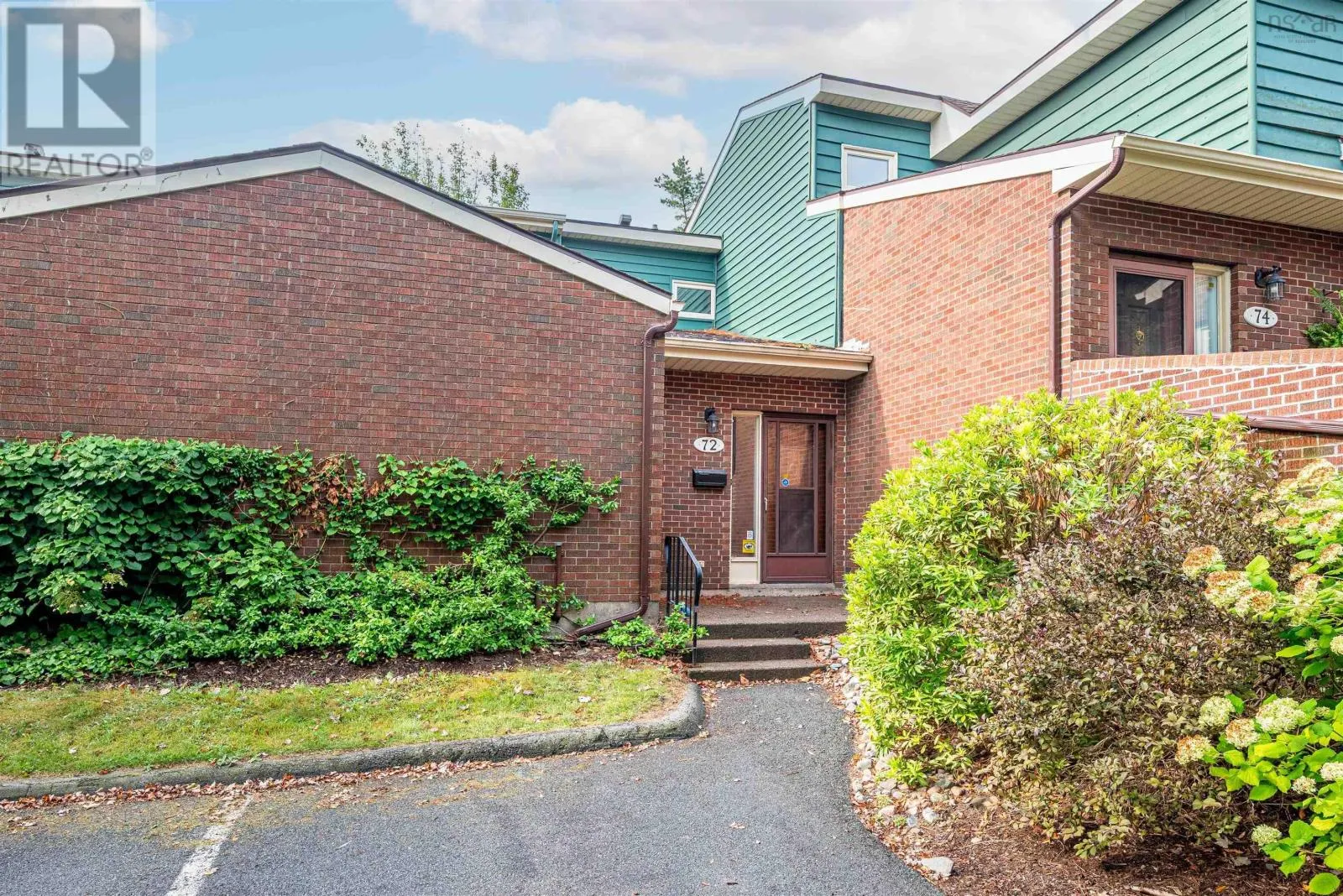 Row / Townhouse for rent: 72 Braemount Drive, Halifax, Nova Scotia B3M 3P3