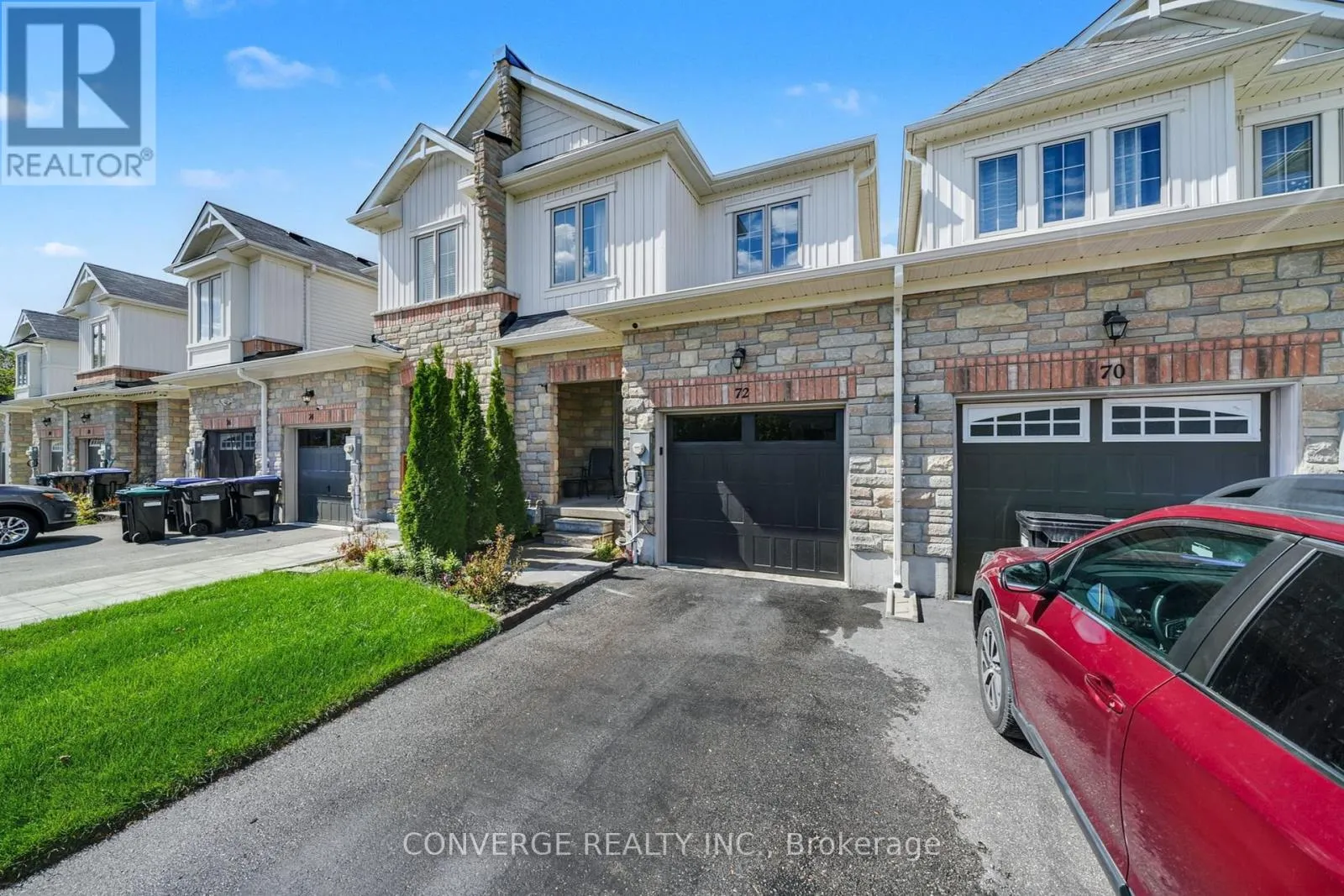 Row / Townhouse for rent: 72 Greenwood Drive, Essa, Ontario L0M 1B5