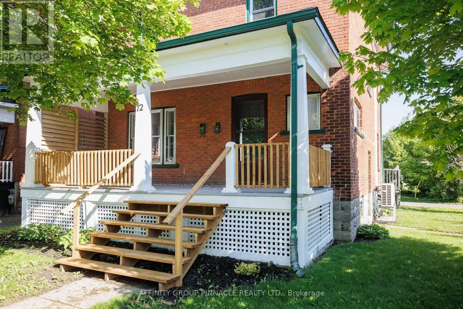 Duplex for rent: 72 Melbourne Street W, Kawartha Lakes, Ontario K9V 2T3