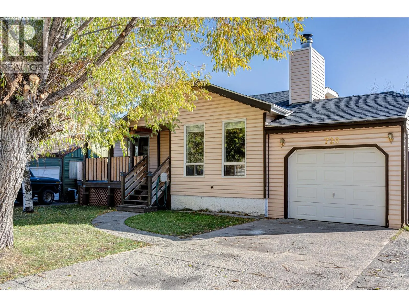 House for rent: 720 Balmer Crescent, Elkford, British Columbia V0B 1H0