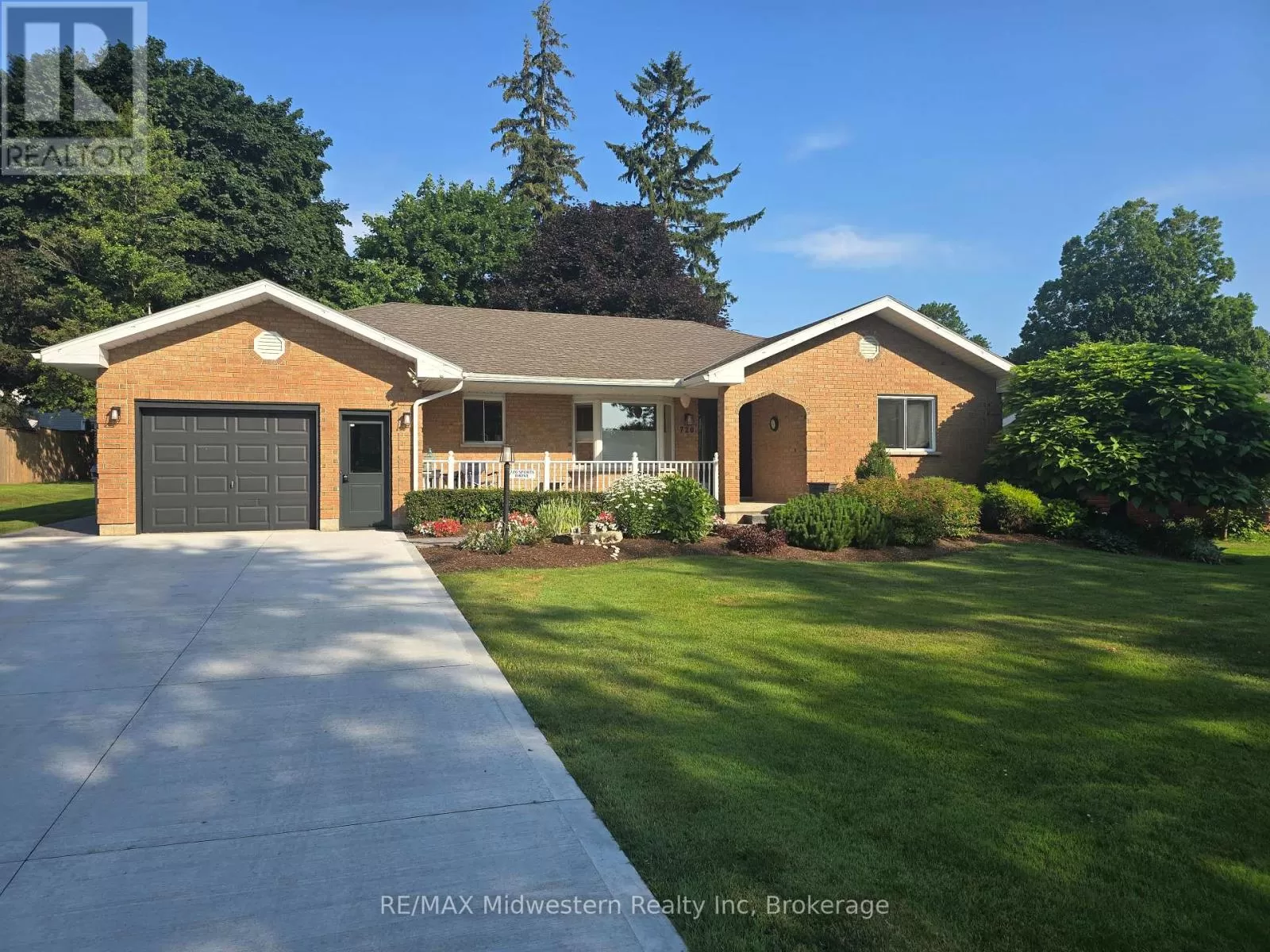 House for rent: 720 Sports Drive, Huron East, Ontario N0G 1H0