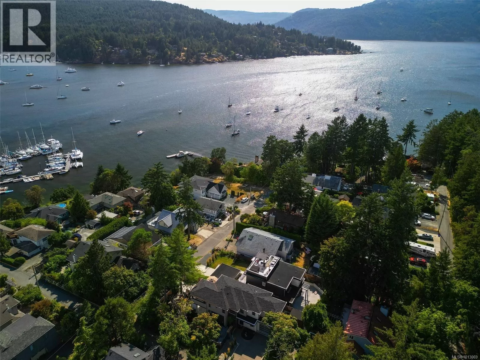 Commercial Mix for rent: 7221 Peden Lane, Central Saanich, British Columbia V8M 1C5