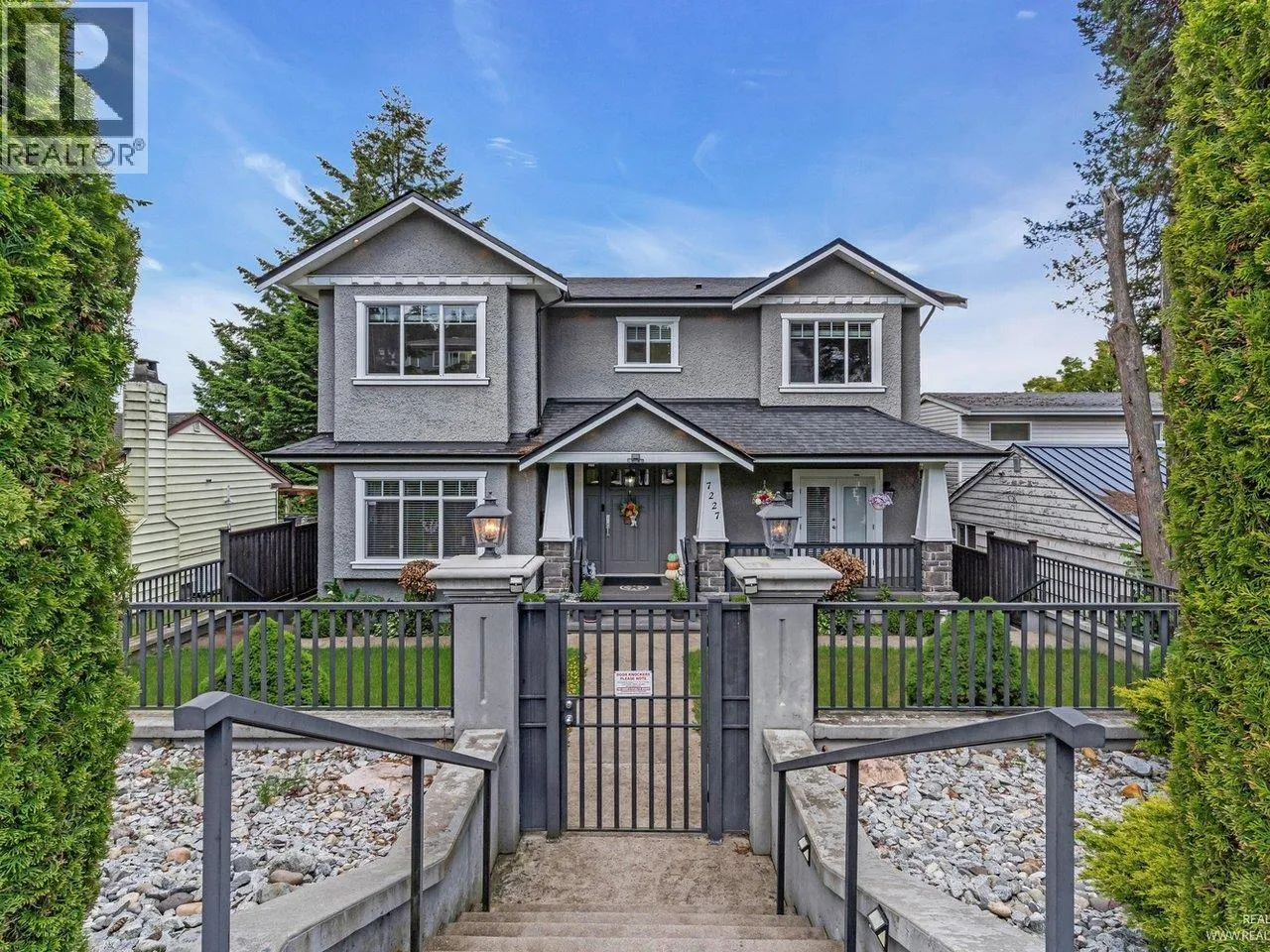 House for rent: 7227 Barnet Road, Burnaby, British Columbia V5A 1E3