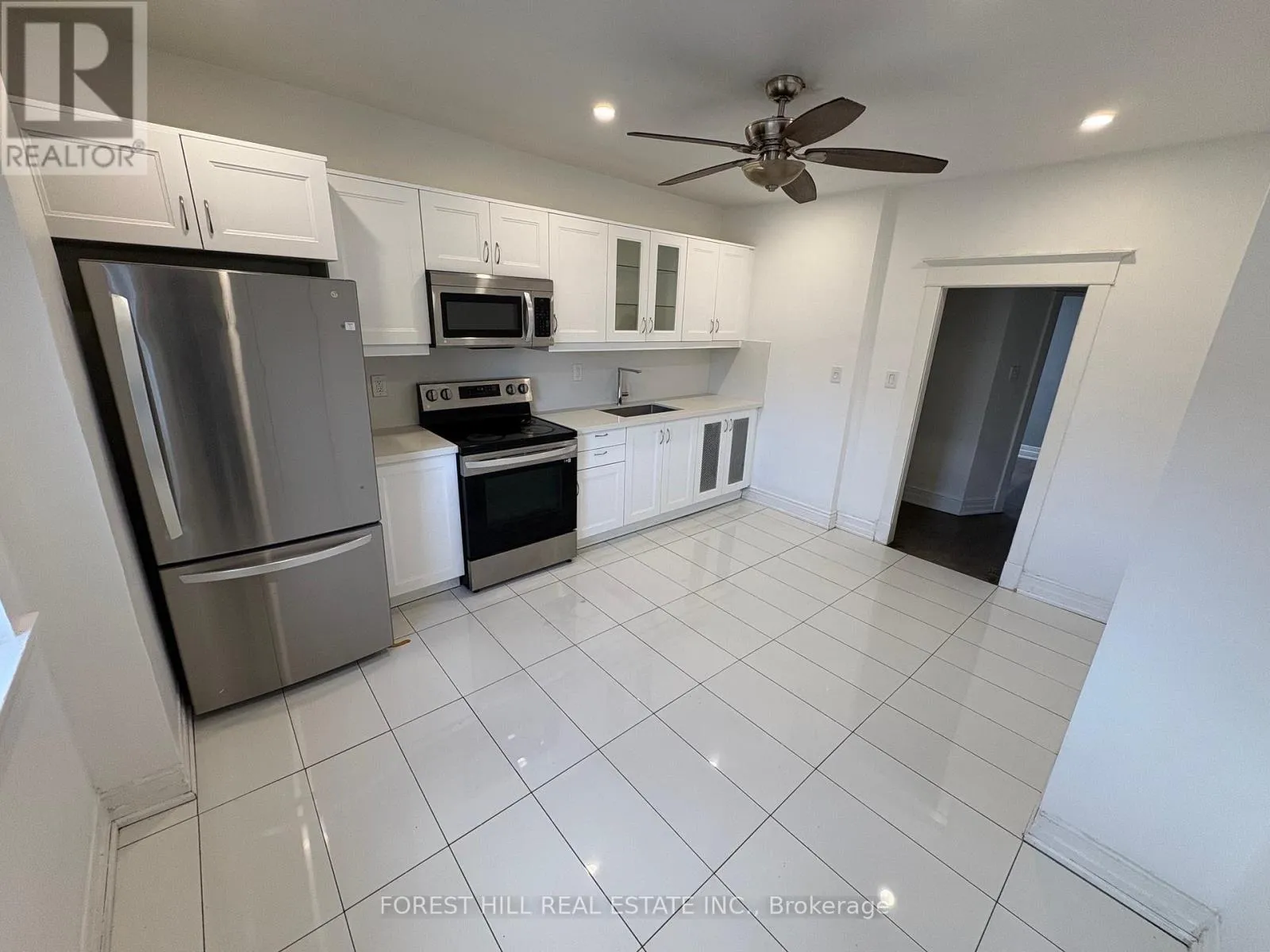 Residential Commercial Mix for rent: 722a Queen Street E, Toronto, Ontario M4M 1H2