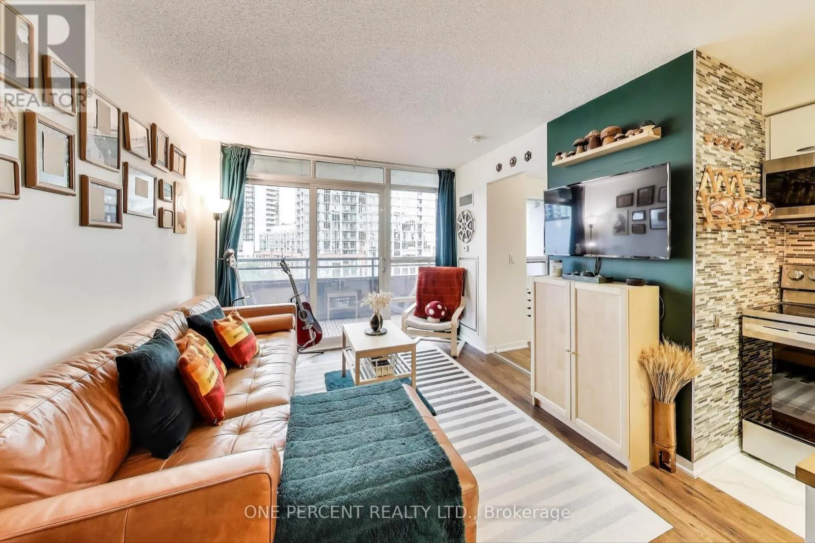 Apartment for rent: 723 - 38 Joe Shuster Way, Toronto, Ontario M6K 0A5