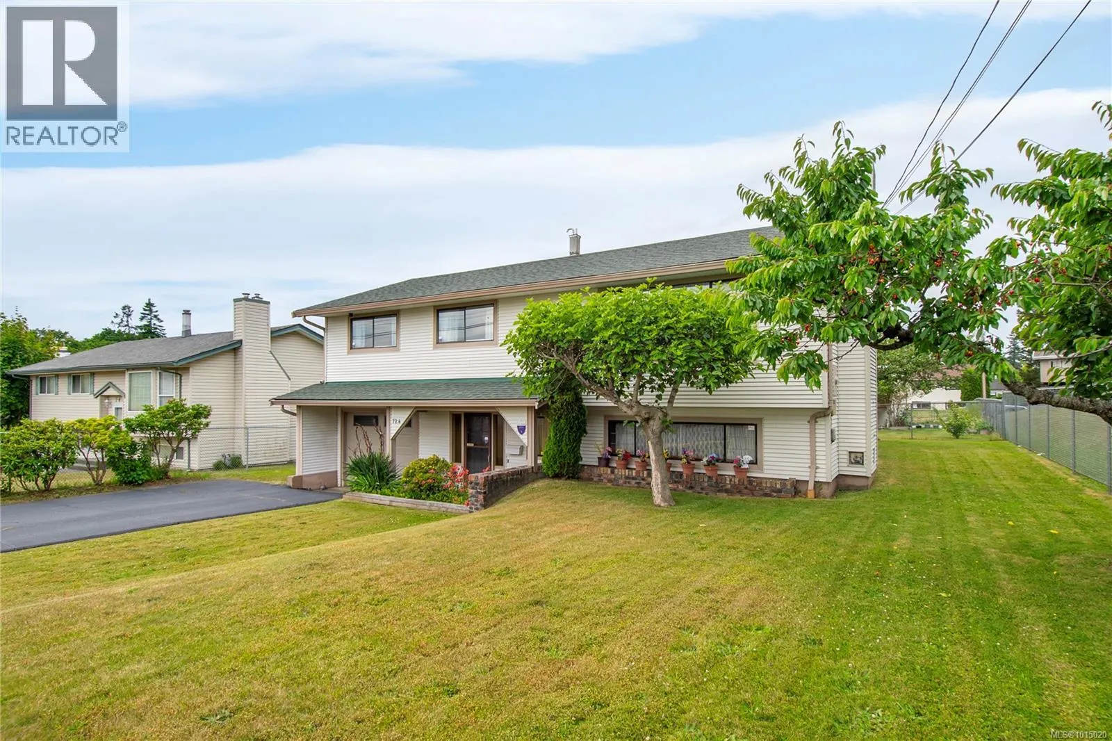 House for rent: 724 4th Ave, Campbell River, British Columbia V9W 3W9