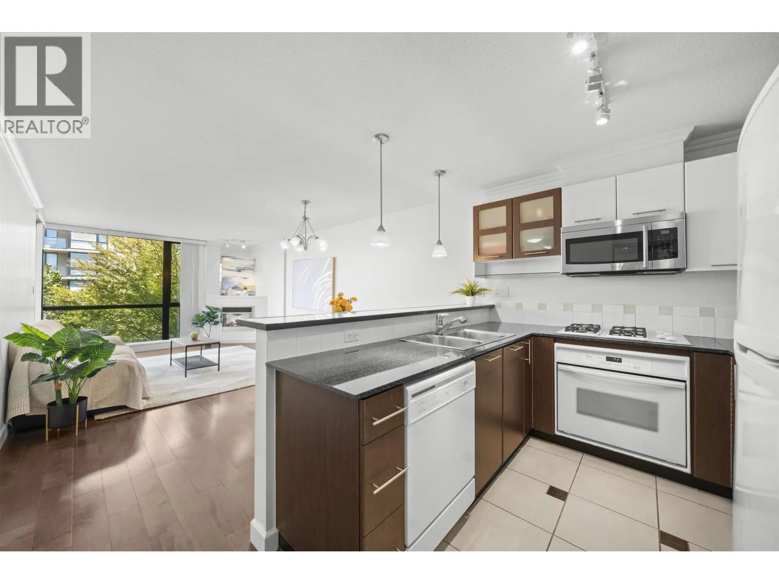 Apartment for rent: 724 7831 Westminster Highway, Richmond, British Columbia V6X 4J4