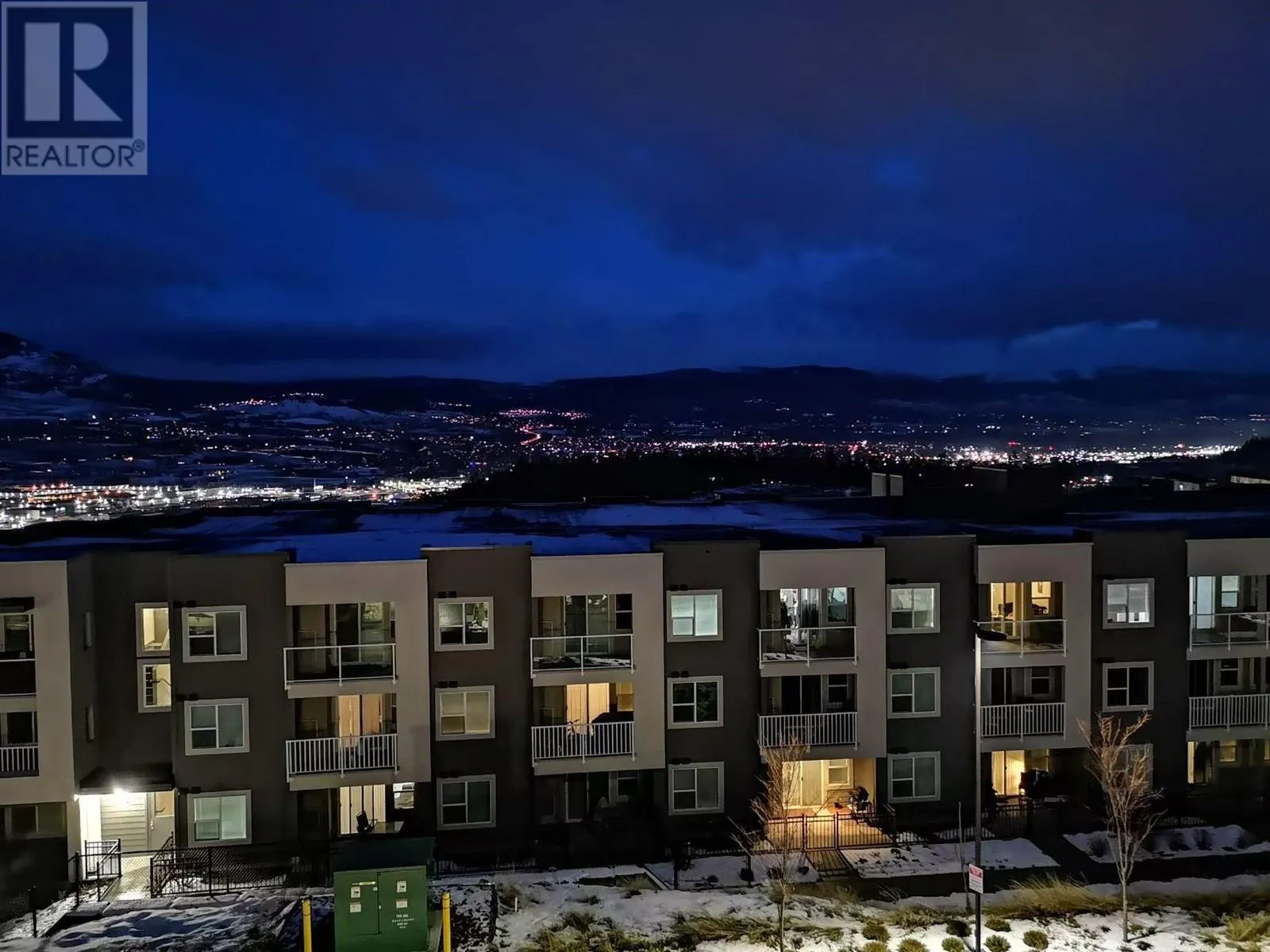 Apartment for rent: 725 Academy Way Unit# Ph1, Kelowna, British Columbia V1V 3A4
