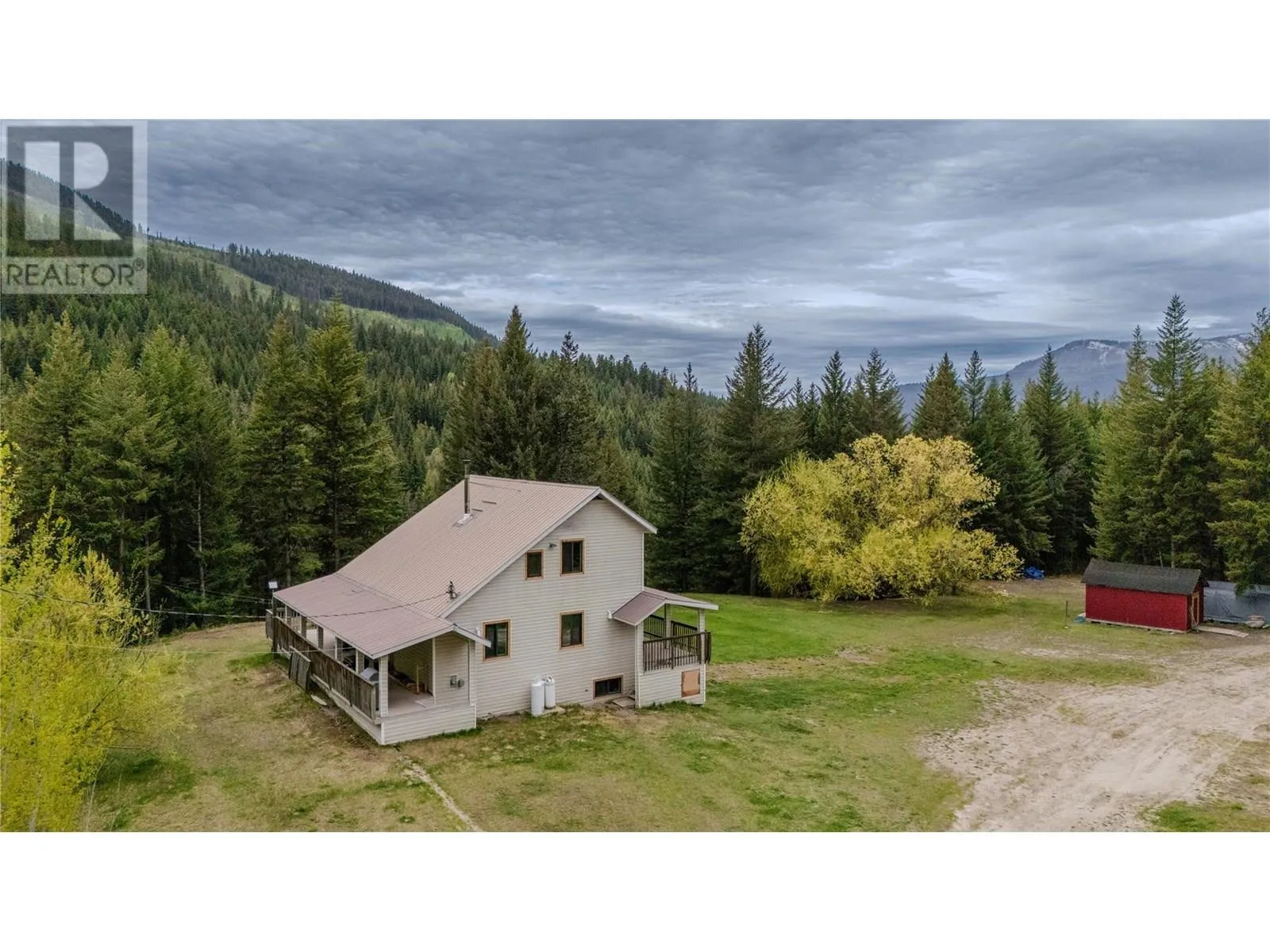 House for rent: 7250 China Valley Road, Falkland, British Columbia V0E 1W1