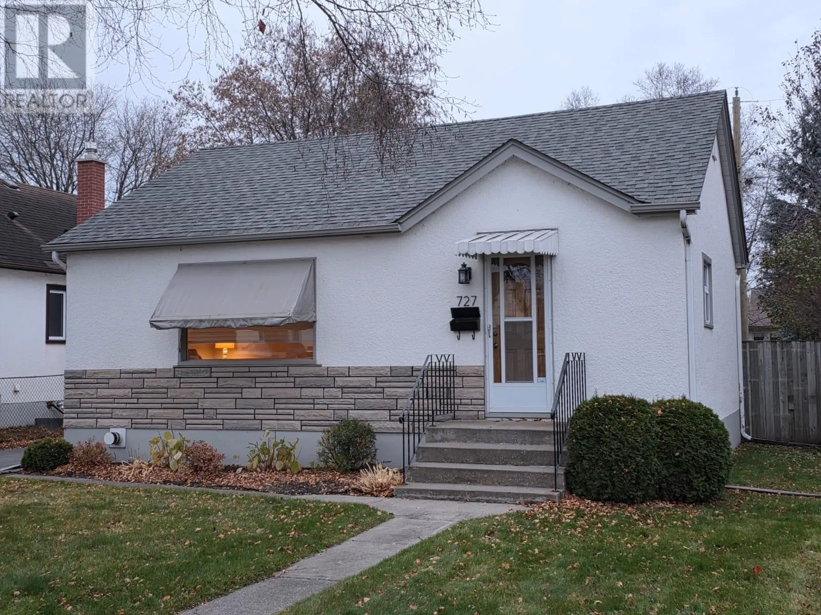 727 Bessie Ave., Thunder Bay, Ontario P7E 1X4